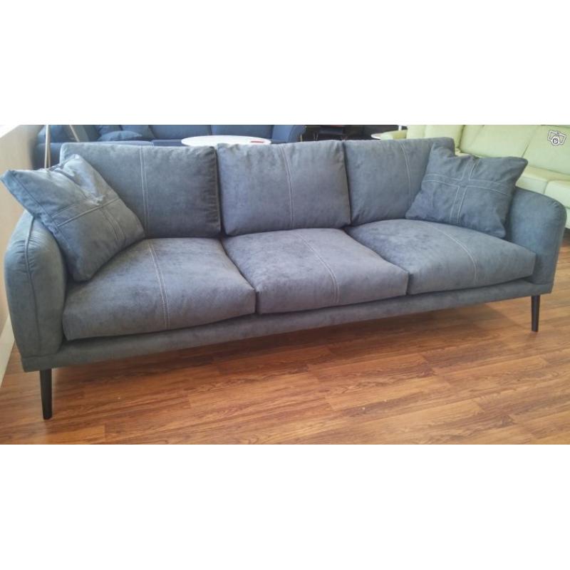 Möbelrea Härlig 4-sits soffa 3990 Kr